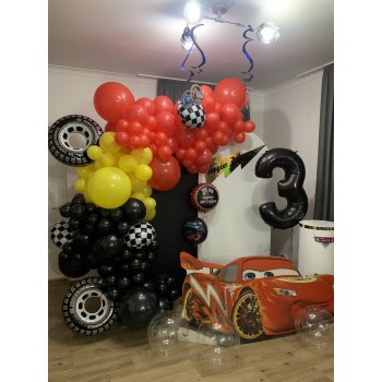 Фотозона Тачка McQueen. Тачка Макквін. Київ. Фотозона Тачка McQueen. Тачка Макквін. Київ.