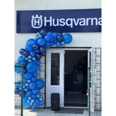 Гірлянда з кульок різнокаліберна повітряна на відкриття Husqvarna. Нові Старі Петрівці. Гірлянда з кульок різнокаліберна повітряна на відкриття Husqvarna. Нові Старі Петрівці.