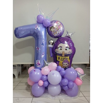 Композиція з повітряних кульок на 7 років Хантрікс Румі Huntrix Rumi Композиція з повітряних кульок на 7 років Хантрікс Румі Huntrix Rumi