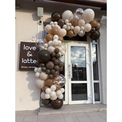 Гірлянда з кульок. Відкриття кав'ярні Love & Latte. Вишгород. Гірлянда з кульок. Відкриття кав'ярні Love & Latte. Вишгород.